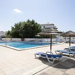 Olympics 1br With Pool & Balcony, By Hopstays Apartmán