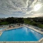 Apartmán Olympics 1br With Pool & Balcony, By Hopstays *