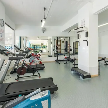 Olympics 1br With Pool & Balcony, By Hopstays *