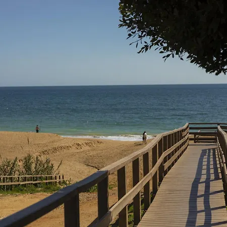Olympics 1br With Pool & Balcony, By Hopstays Διαμέρισμα