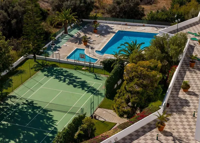 Olympics 1br With Pool & Balcony, By Hopstays Апартаменти *