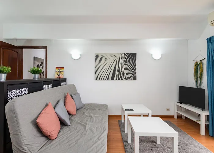 Olympics 1br With Pool & Balcony, By Hopstays * Албуфейра