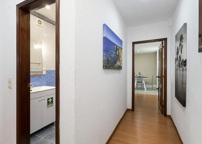 Апартаменти Olympics 1br With Pool & Balcony, By Hopstays *