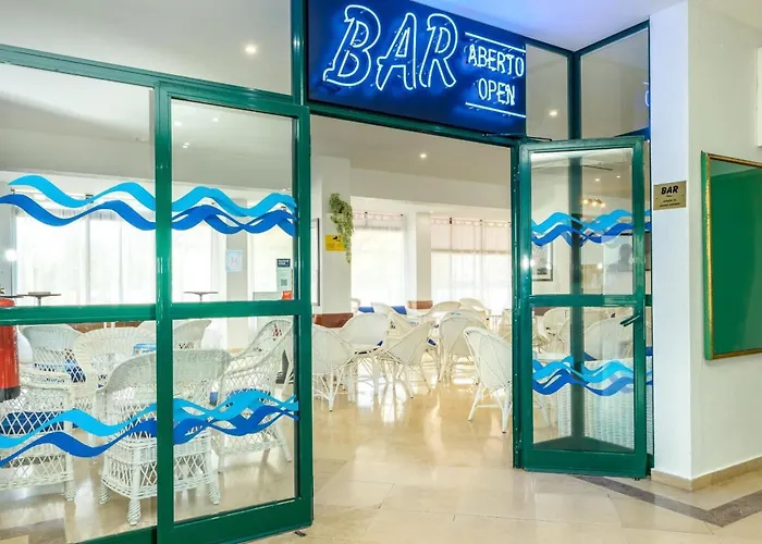 Апартаменти Olympics 1br With Pool & Balcony, By Hopstays