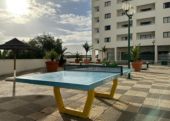 Olympics 1br With Pool & Balcony, By Hopstays Апартаменти